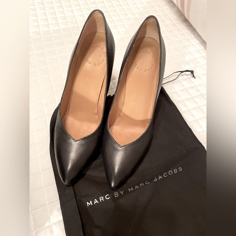 Marc by Marc Jacobs Black Pumps